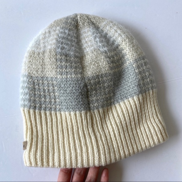 NEW Columbia Permafrost Plush Beanie Hat - Picture 5 of 8